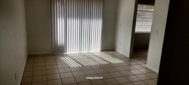 Photo - 2039 Woodbridge Ln