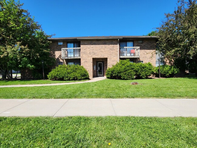 Photo - Charming 2 Bedroom Lower in Prime Appleton... Unit 2