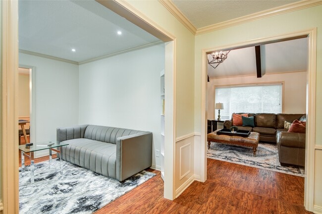 Photo - 1207 Calderwood Dr