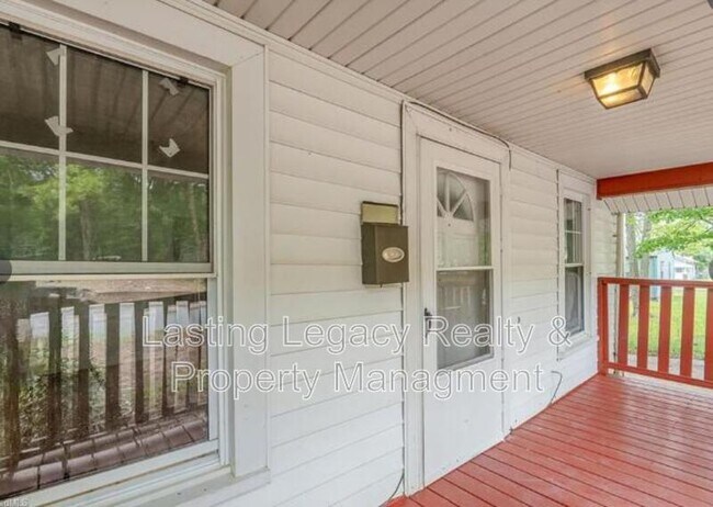 Photo - 1006 Junia Ave