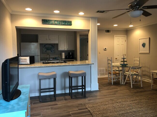 Photo - 1550 E 2nd St Unit 103