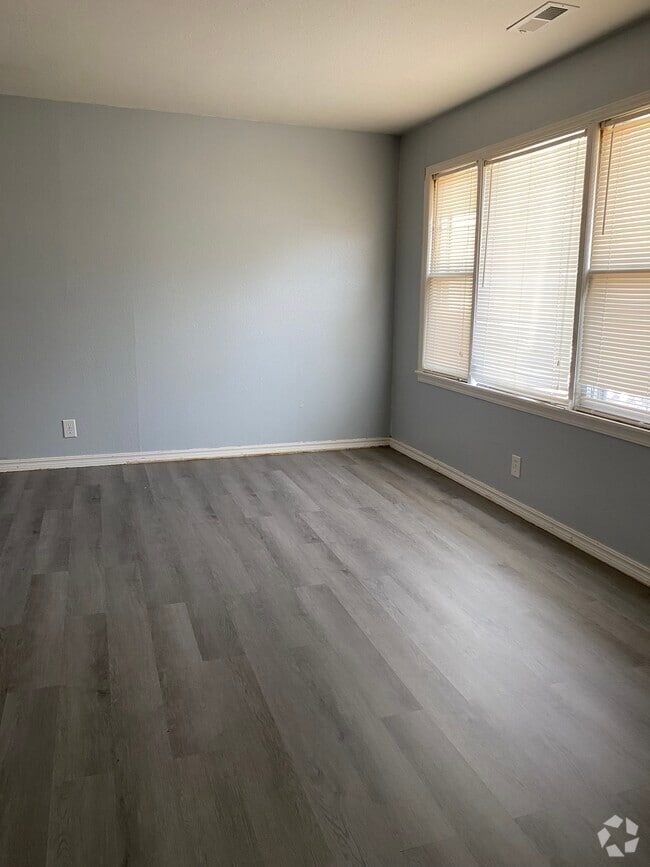 Building Photo - 1400 Donahoe Dr Rental