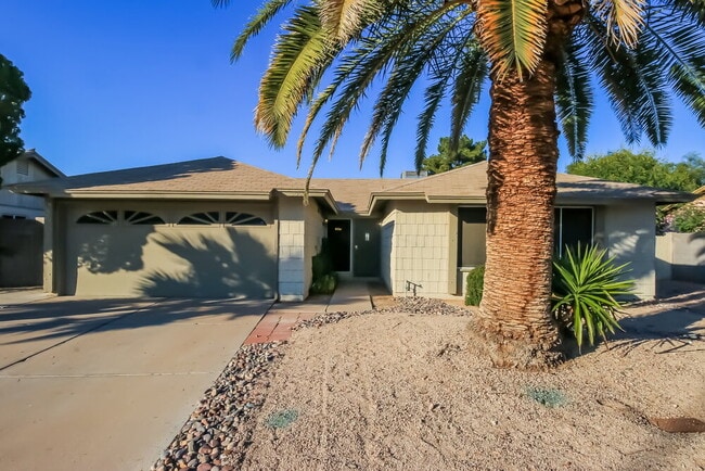 Building Photo - 3060 E Emelita Ave