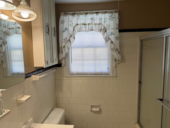 Photo - 2414 Poplar St