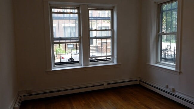 46 Park Vale Ave Unit 1