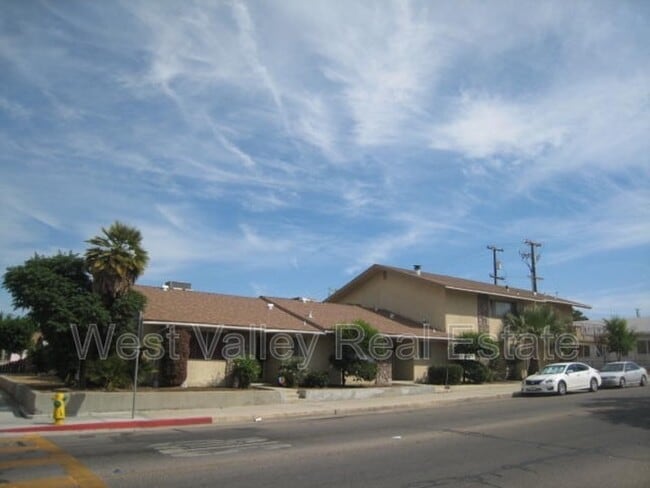 Building Photo - 712 4th St Rental