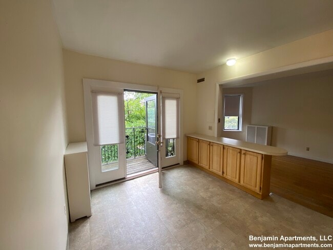 Building Photo - 1161 Commonwealth Ave Unit 7