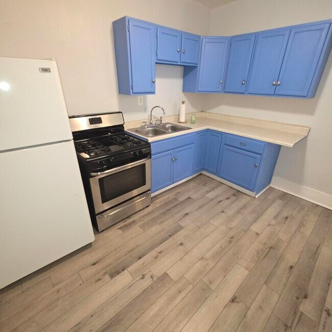 Photo - 3301 W Potomac Ave