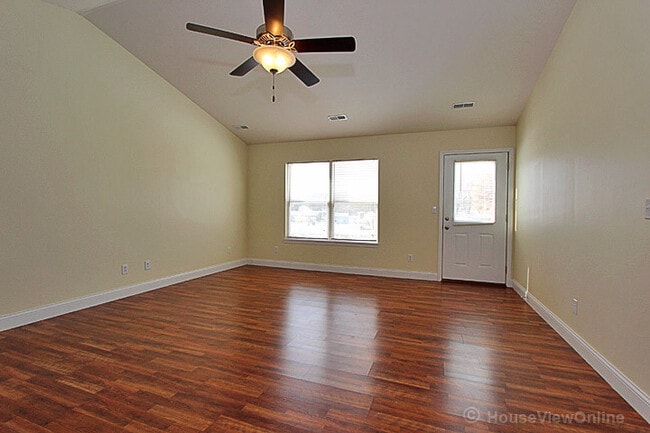 Photo - Founders Court 135/137 Unit 137