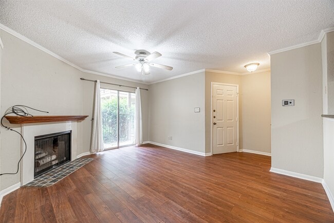 Photo - 2121 Hepburn St Unidad 511