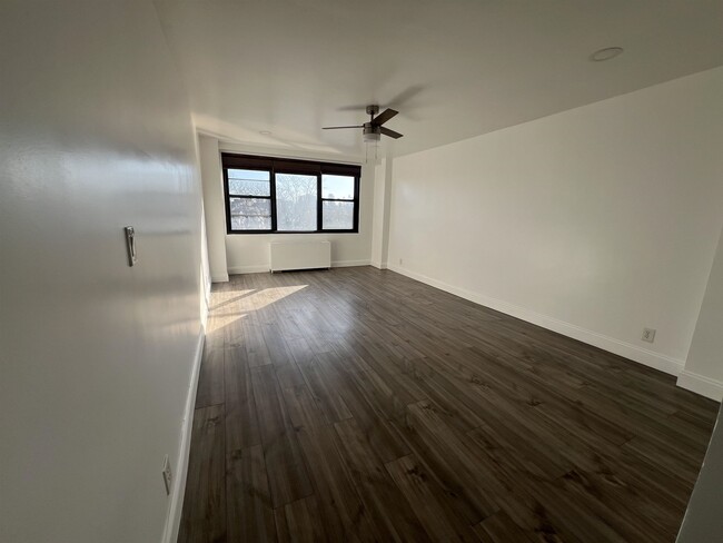 Photo - 201 St Pauls Ave Unidad 4V Rental