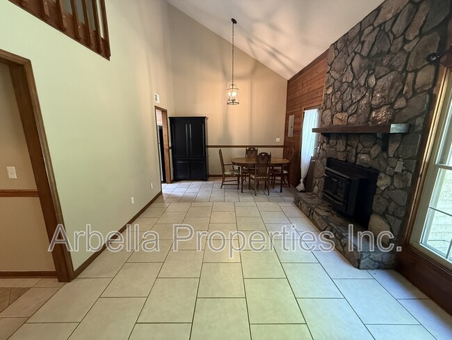 Photo - 1608 Herrin Dr