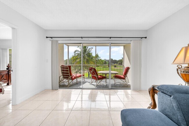Building Photo - 2800 N Palm Aire Dr Unit 309 Rental