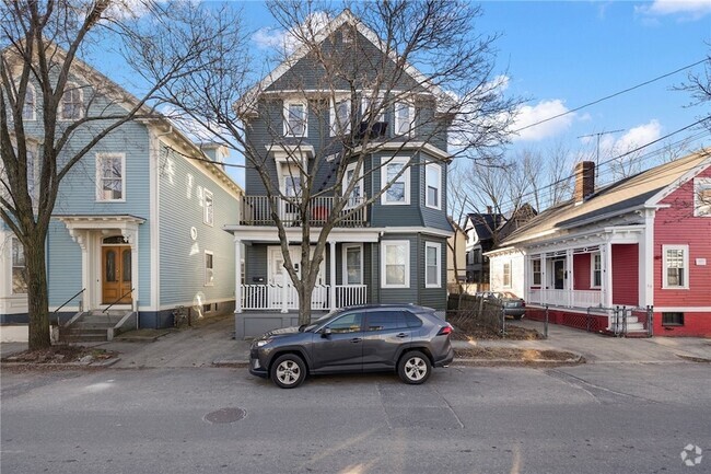 Building Photo - 71 Marshall St Rental