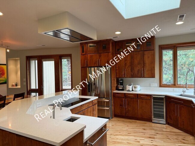 3337 NW McCready Dr
