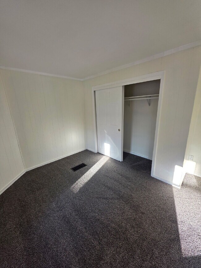 Beautiful 3 bedroom home located on Myrtle Hill Park!