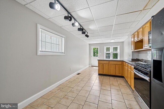 Photo - 431 Iroquois St