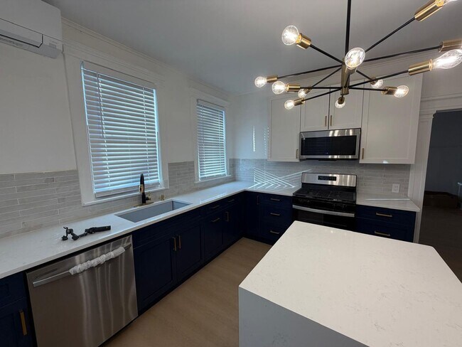 Photo - Great Home For RWJMS/Rutgers Students * Walk to New Brunswick/Highland Park Nightlife * All Utili...