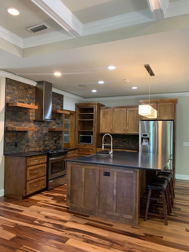 Photo - 102 Valley Chase Dr