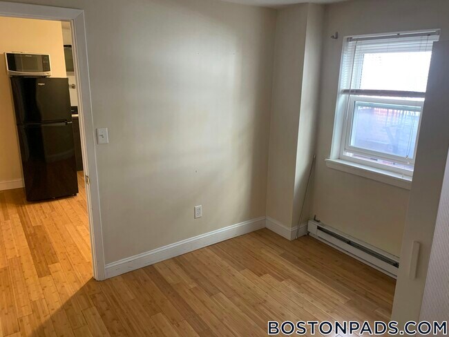 Photo - 20 Bartlett Pl Unit 1