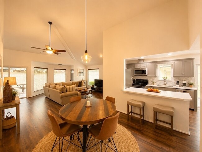 Building Photo - 8310 Spring Wind Dr