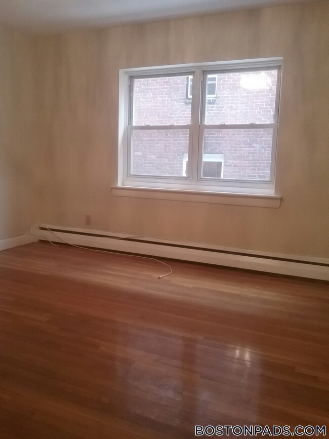 63 Selkirk Rd Unit 4