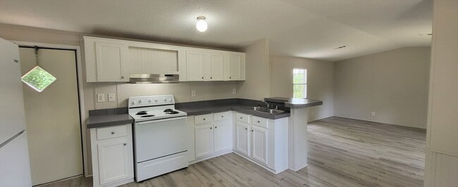 Photo - 2 Bedroom / 2 Bathroom Single Wide Callahan Mobile Home
