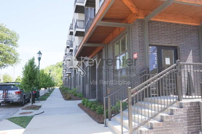 Building Photo - 782 Riverfront Pkwy Unit 321