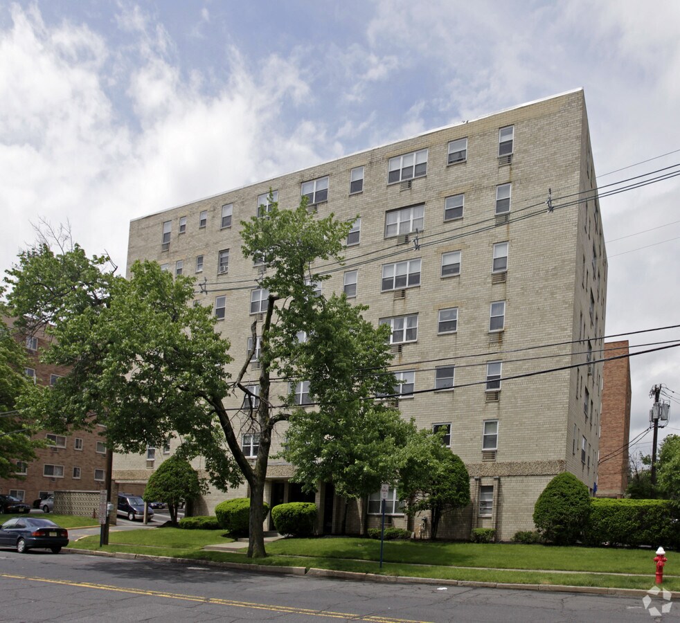 Photo - 211 Johnson Ave Apartments