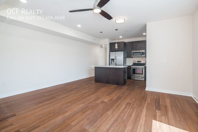 Photo - Large Modern Queen Village Three Bedroom /... Unidad C2