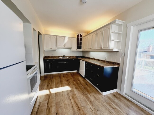 Photo - 12925-12117 117 St NW