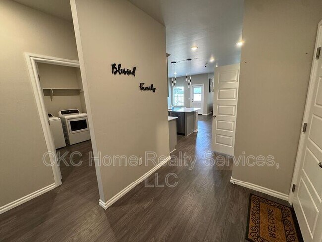 Photo - 2748 Alice Wy