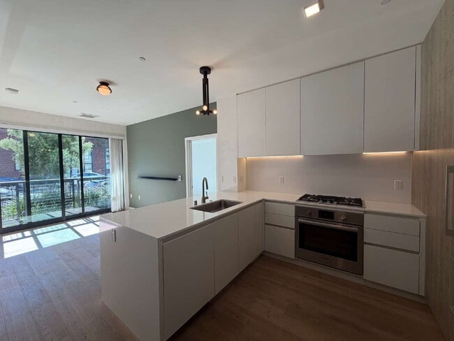 Photo - Luxurious Updated Condo in Dogpatch Unidad #111