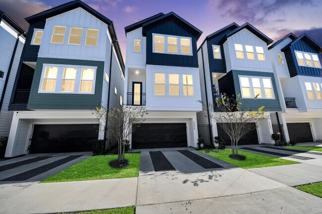 Photo - 4806 Cochran St