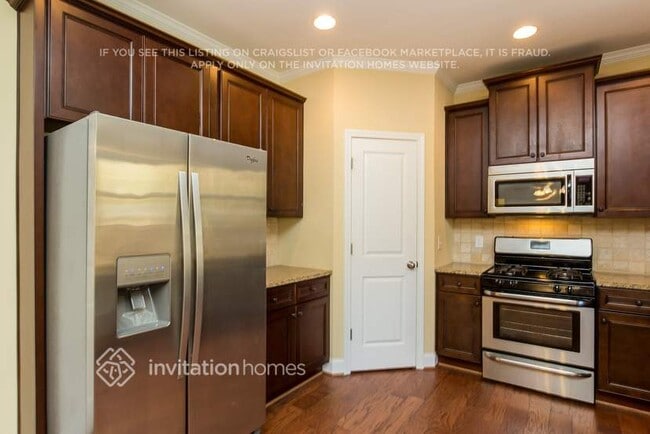 Photo - 1313 Invermere Dr SE