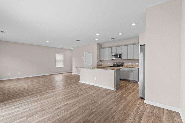 Photo - 4 Bedroom Single Family Home In Pendergrass!