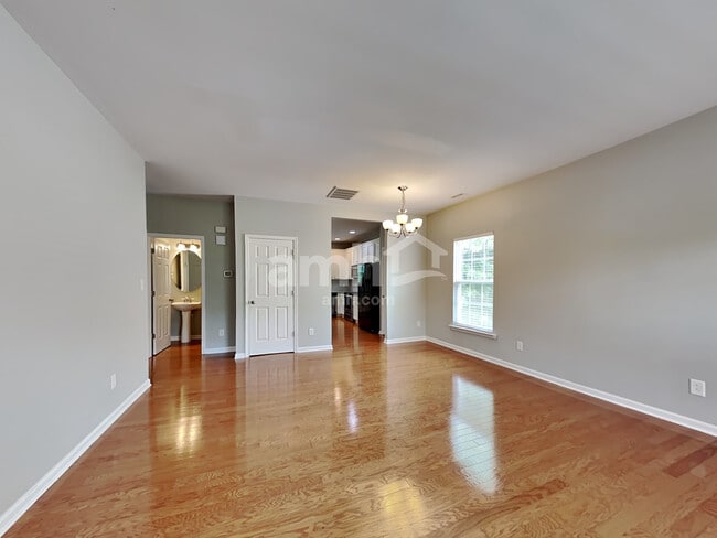 Photo - 1525 Essexwood Dr