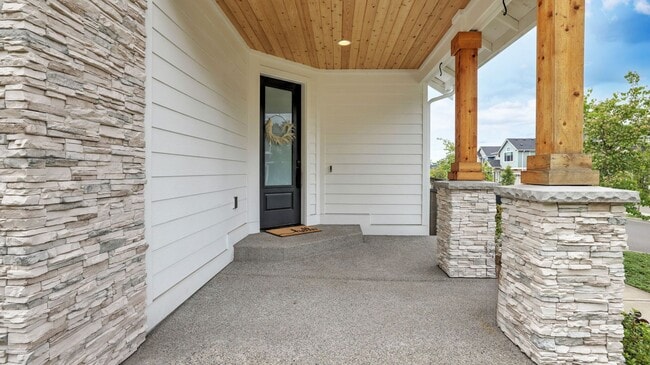 Photo - Stunning Modern Build Ten Trails!