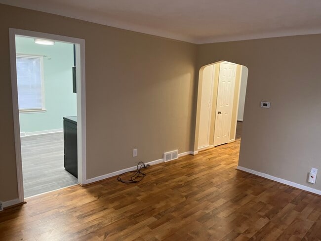 Photo - 715 Donald Ave