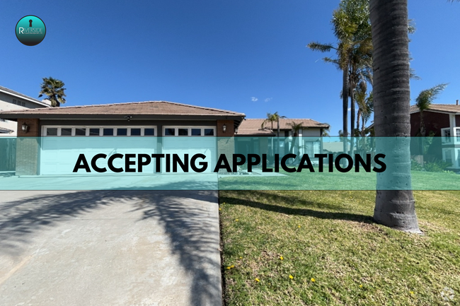 Building Photo - DREAM RENTAL POOL HOME IN RIALTO!!