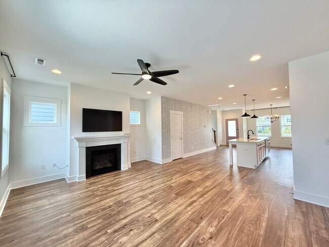 Photo - 1910 Cedar Dam Ln