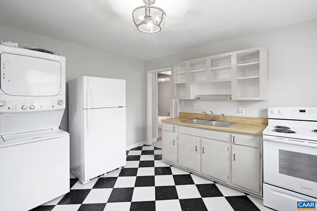 Photo - 136 Goodman St