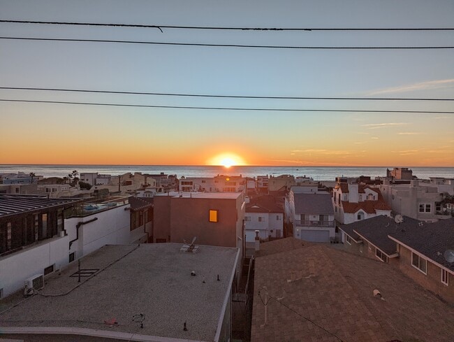 Building Photo - 325 Monterey Blvd Unit Apartment A