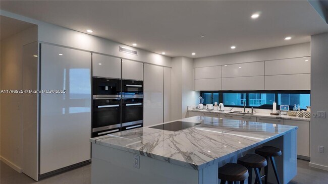 Photo - 18555 Collins Ave Unit 905