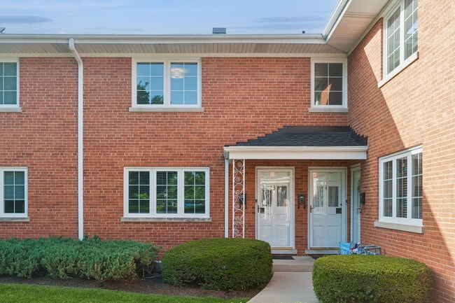Photo - 1332 Greenwillow Ln