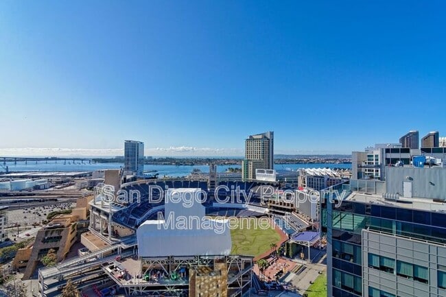 Building Photo - 321 Tenth Ave Unit 2204