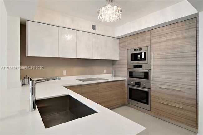Building Photo - 300 Sunny Isles Blvd