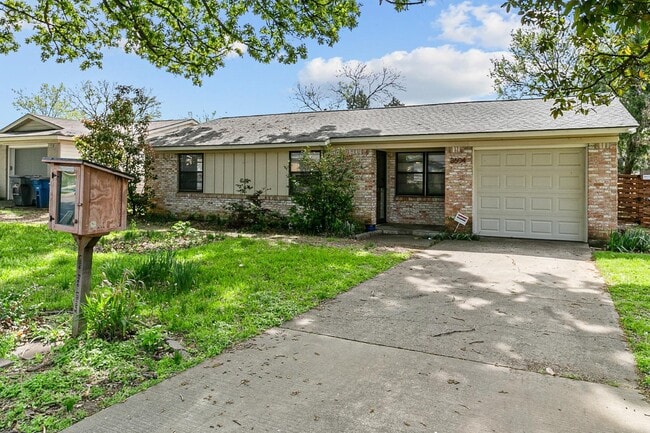 Building Photo - 8604 Graywood Dr Rental