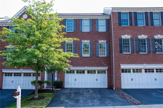 Building Photo - 332 Marshall Heights Dr Rental