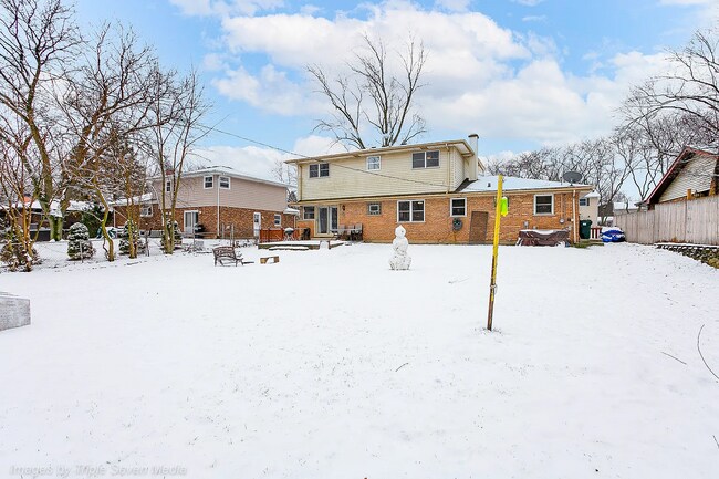 Photo - 322 Michigan Rd